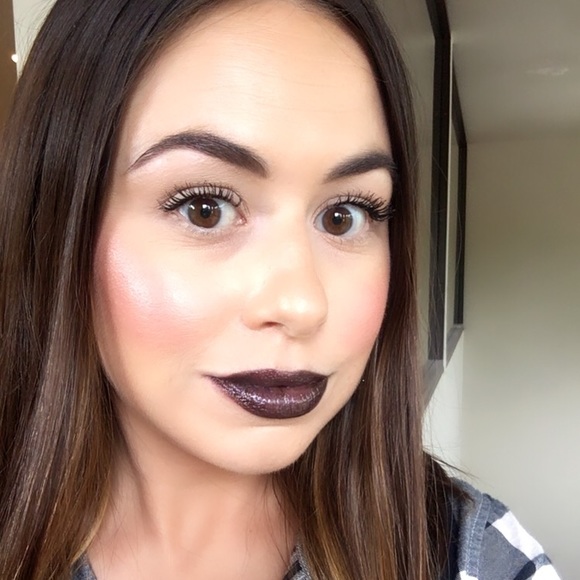 Meet your Posher, Nicole - Picture 3 of 8